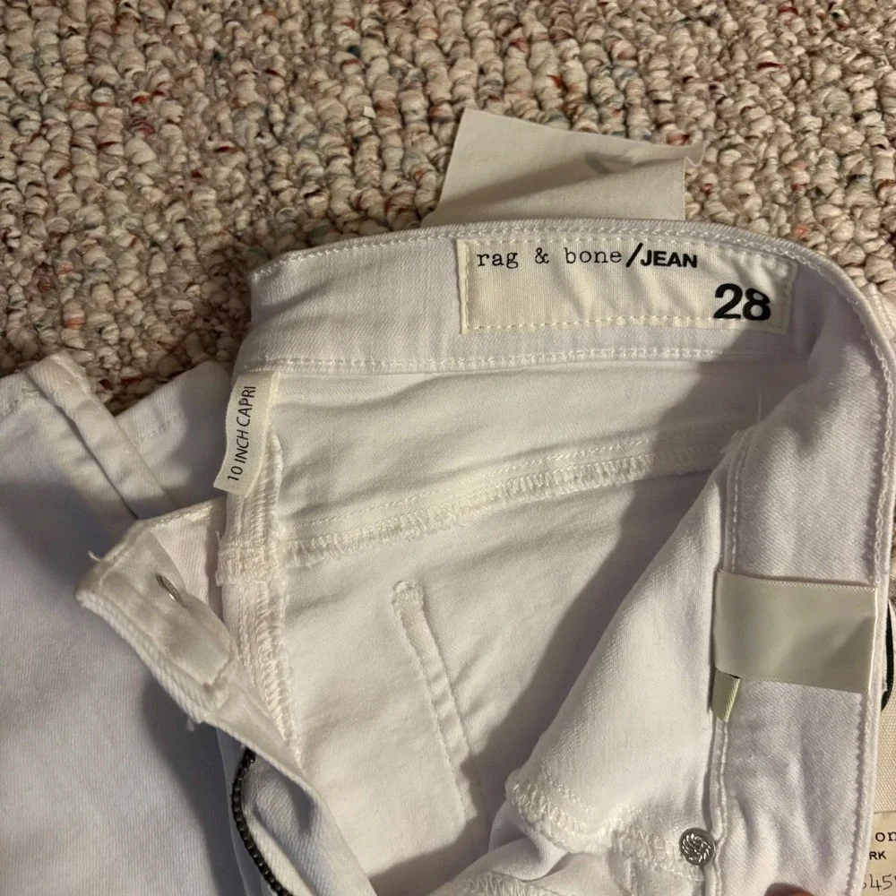 NWT Rag & Bone NWT 10 Inch Capri White Jeans‎ Slit Hem High Rise Size 28